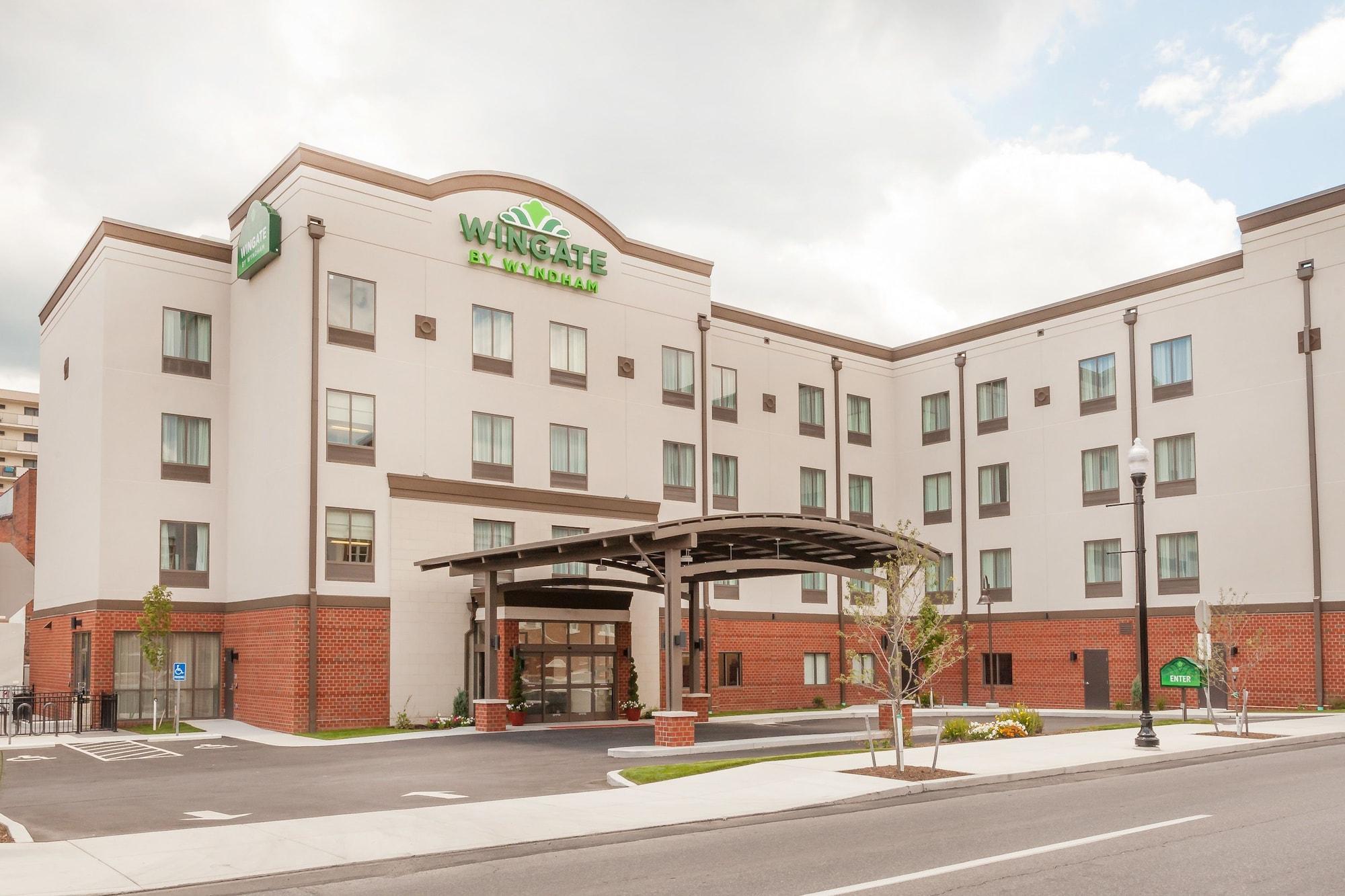 Wingate By Wyndham Altoona Downtown/Medical Center Hotel Exterior photo